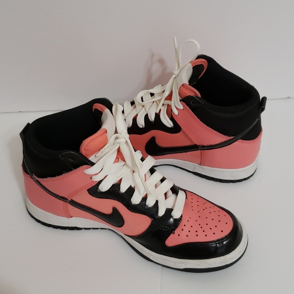 Nike Women’s High-Top Sneakers in Pink, Black & White - Picture 3 of 8